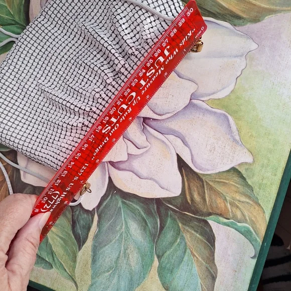 Chic  Vintage White Metal Mesh Pattern Purse - Picture 8 of 16